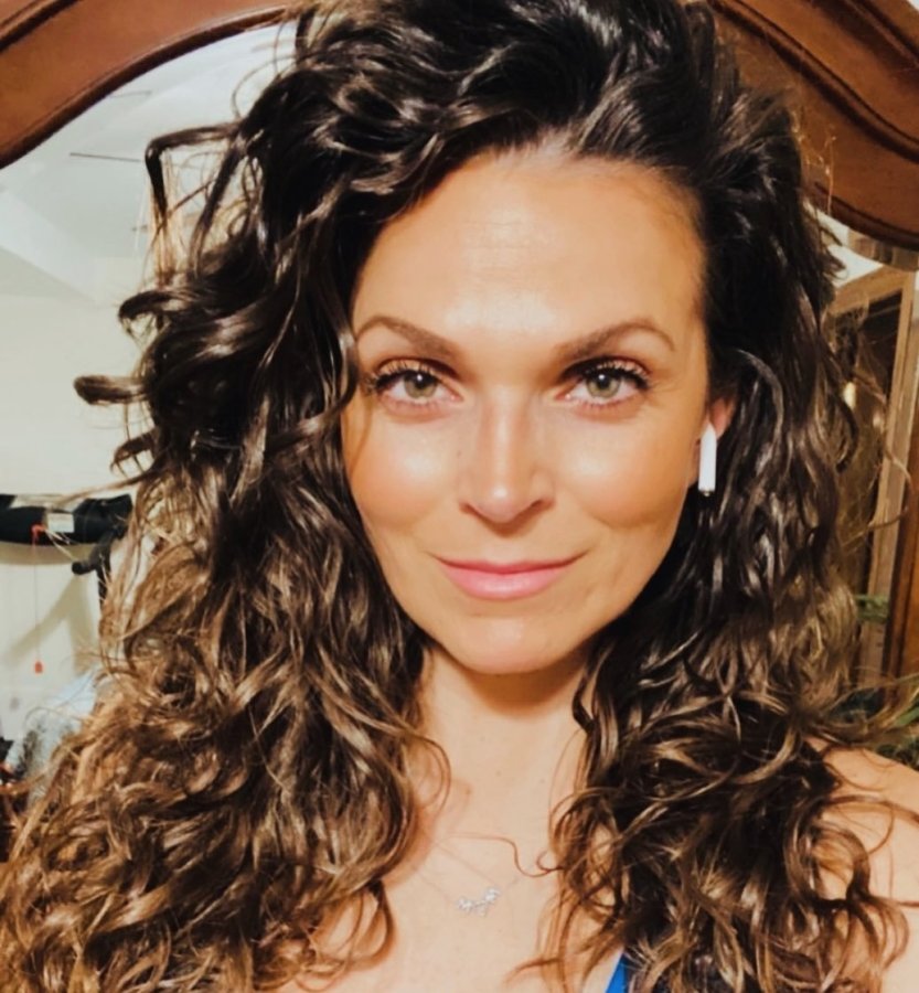 TRESemmé Extra Hold Hairspray – 24‑Hour Frizz Control (11 oz)